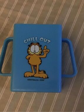 Garfield "Chill Out" Blue juice box holder